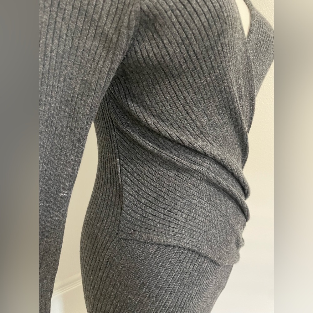 NY&CO Gray Bodycon V-Neck Dress - Picture 5 of 7